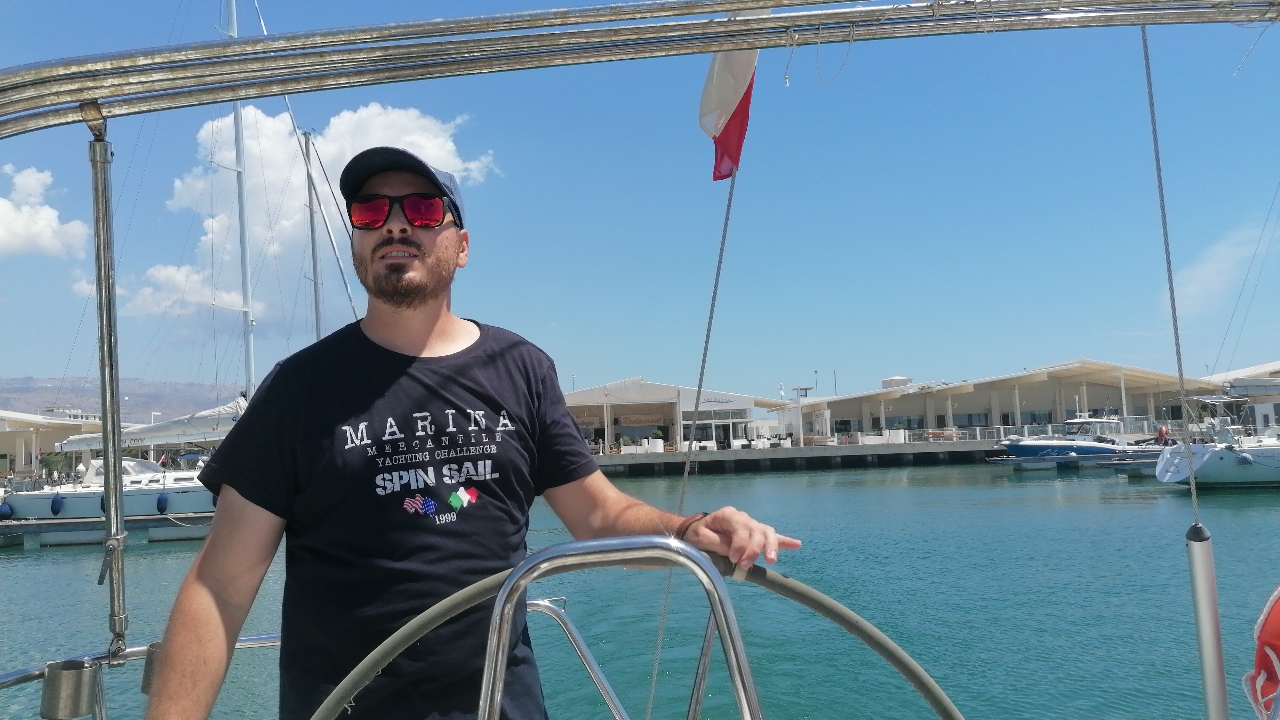 manfredonia a bordo della barca invicta trafficava esseri umani oggi trasporta intercultura e inclusione l8217iniziativa per la giornata mondiale del rifugiato da Ilsipontino.net manfredonia a bordo della barca invicta trafficava esseri umani oggi trasporta intercultura e inclusione l8217iniziativa per la giornata mondiale del rifugiato