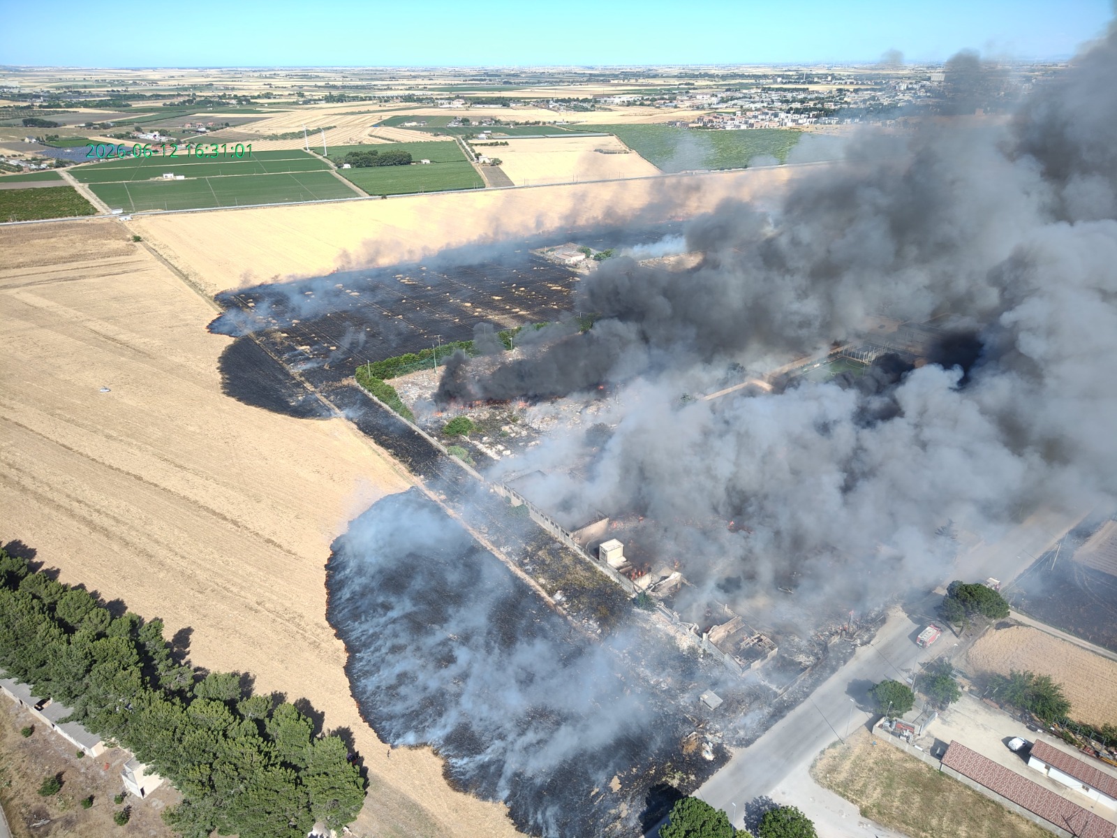 spaventoso incendio a foggia nota del comune da Ilsipontino.net spaventoso incendio a foggia nota del comune