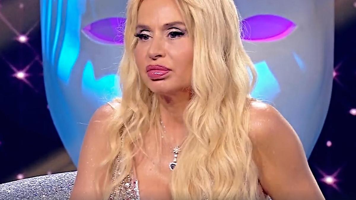 valeria marini sogna di trovare l8217amore una battuta la stronca non hai pi249 vent8217anni da Ilsipontino.net valeria marini sogna di trovare l8217amore una battuta la stronca non hai pi249 vent8217anni