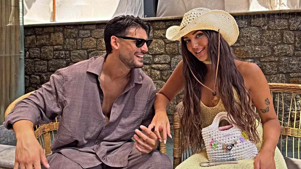 elisa leonardi mette a tacere le voci di crisi con ciro solimeno finto gossip va tutto benissimo da Ilsipontino.net elisa leonardi mette a tacere le voci di crisi con ciro solimeno finto gossip va tutto benissimo