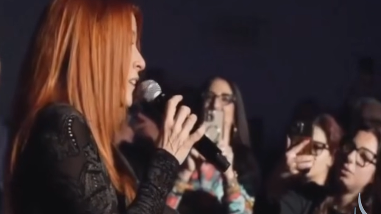 noemi riprogrammato il tour salvi i concerti di carpino e zapponeta da Ilsipontino.net noemi riprogrammato il tour salvi i concerti di carpino e zapponeta