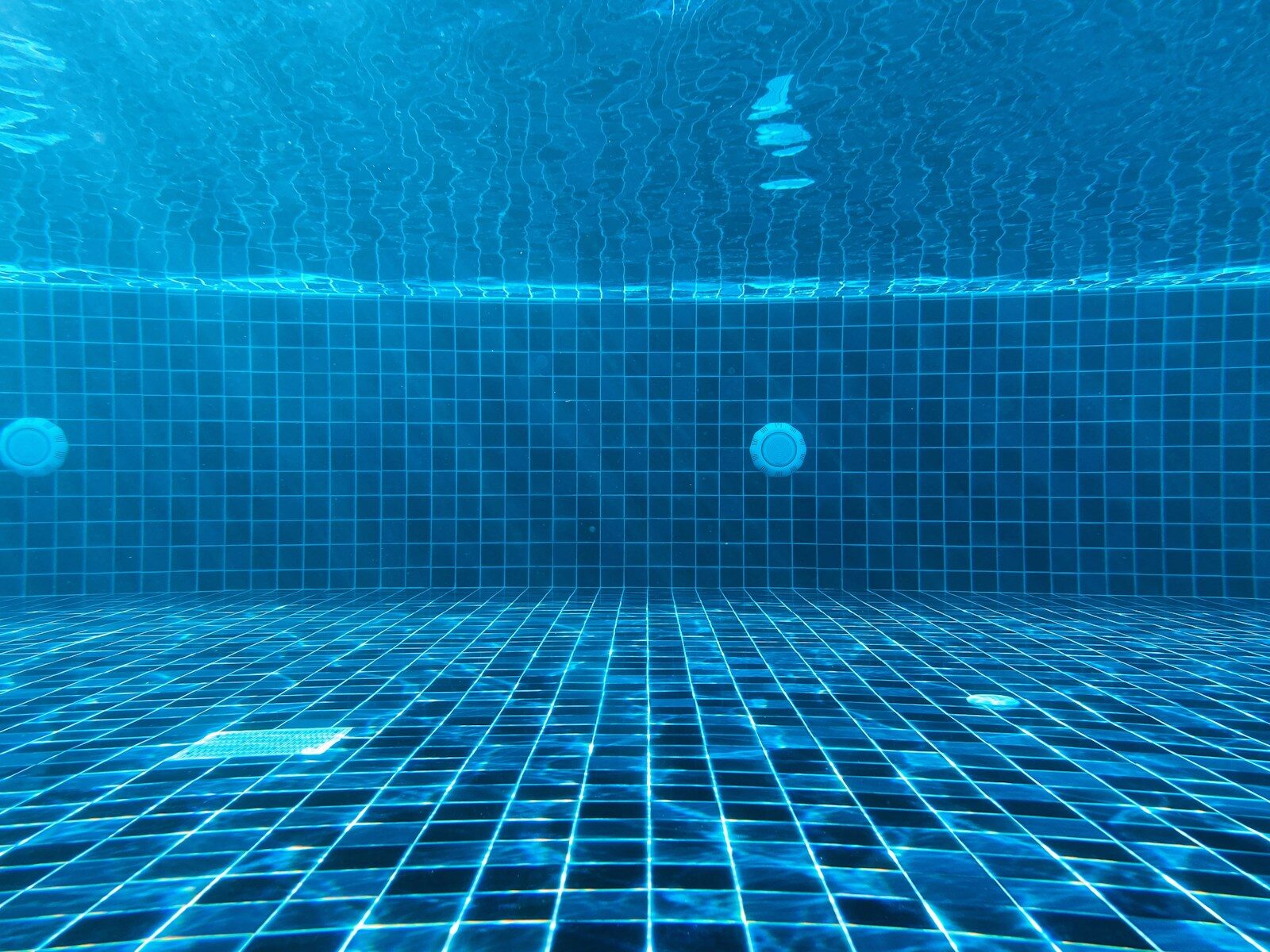 dramma al gran hotel degli angeli giovane turista polacco trovato esanime in piscina160 da Ilsipontino.net dramma al gran hotel degli angeli giovane turista polacco trovato esanime in piscina160