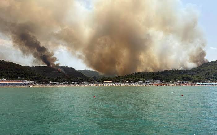 gargano in fiamme ancora una domenica di fuoco cera peschici brucia e i canadair arrivano da ciampino e lamezia questa non 232 sfortuna 232 un sistema che non funziona da Ilsipontino.net gargano in fiamme ancora una domenica di fuoco cera peschici brucia e i canadair arrivano da ciampino e lamezia questa non 232 sfortuna 232 un sistema che non funziona