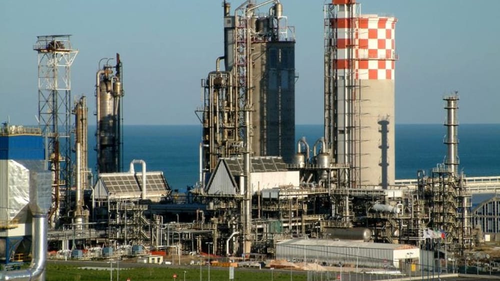 26 settembre 1976 lo scoppio nello stabilimento anic di una domenica mattina da Ilsipontino.net 26 settembre 1976 lo scoppio nello stabilimento anic di una domenica mattina