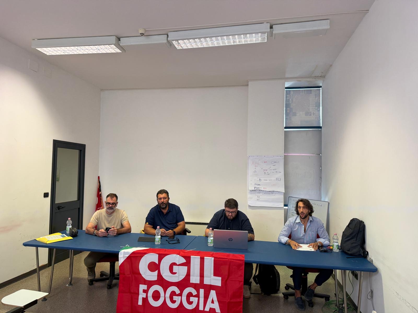 assemblea cgil con lavoratori e lavoratrici dell8217aeroporto gino lisa da Ilsipontino.net assemblea cgil con lavoratori e lavoratrici dell8217aeroporto gino lisa