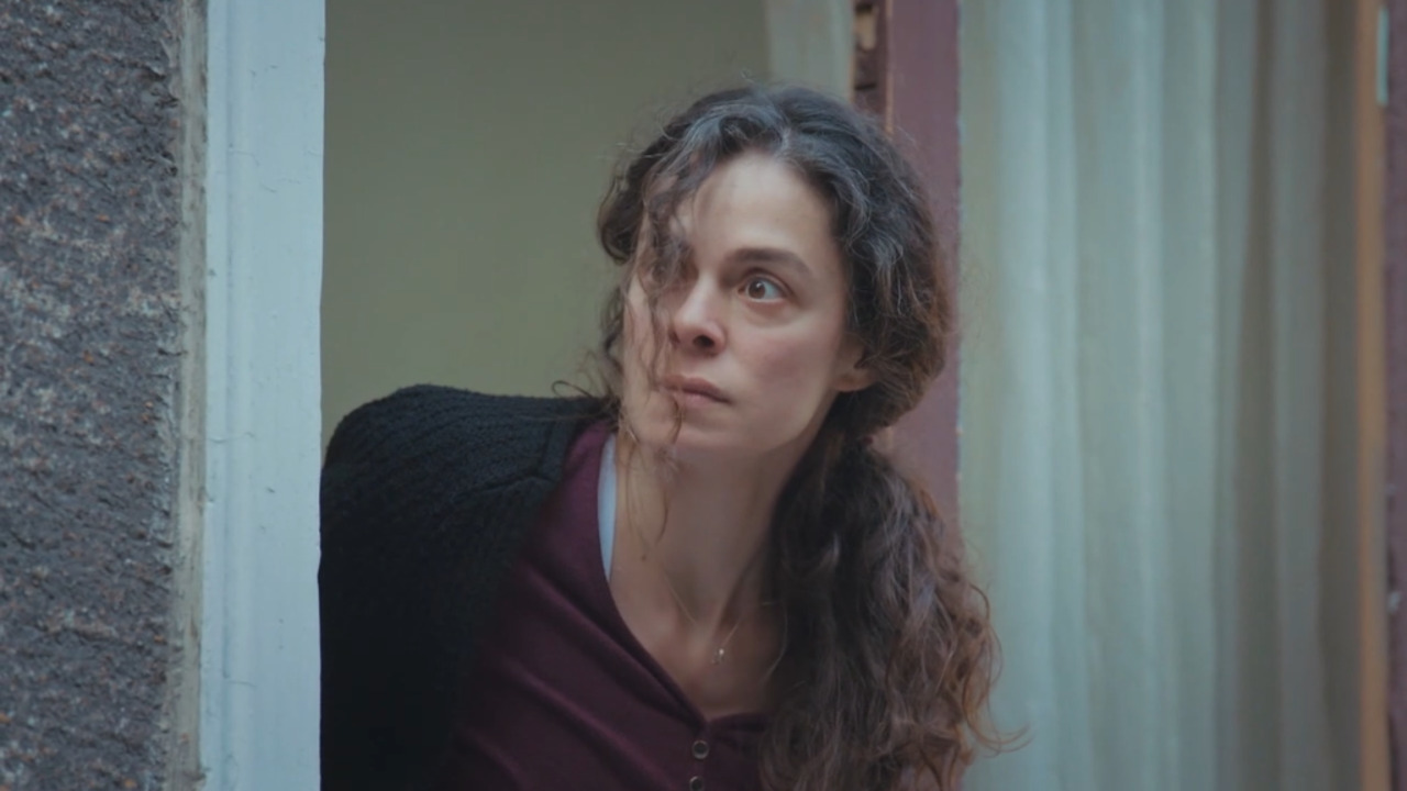 Bahar in La Forza di una donna (Screen Mediaset Infinity)